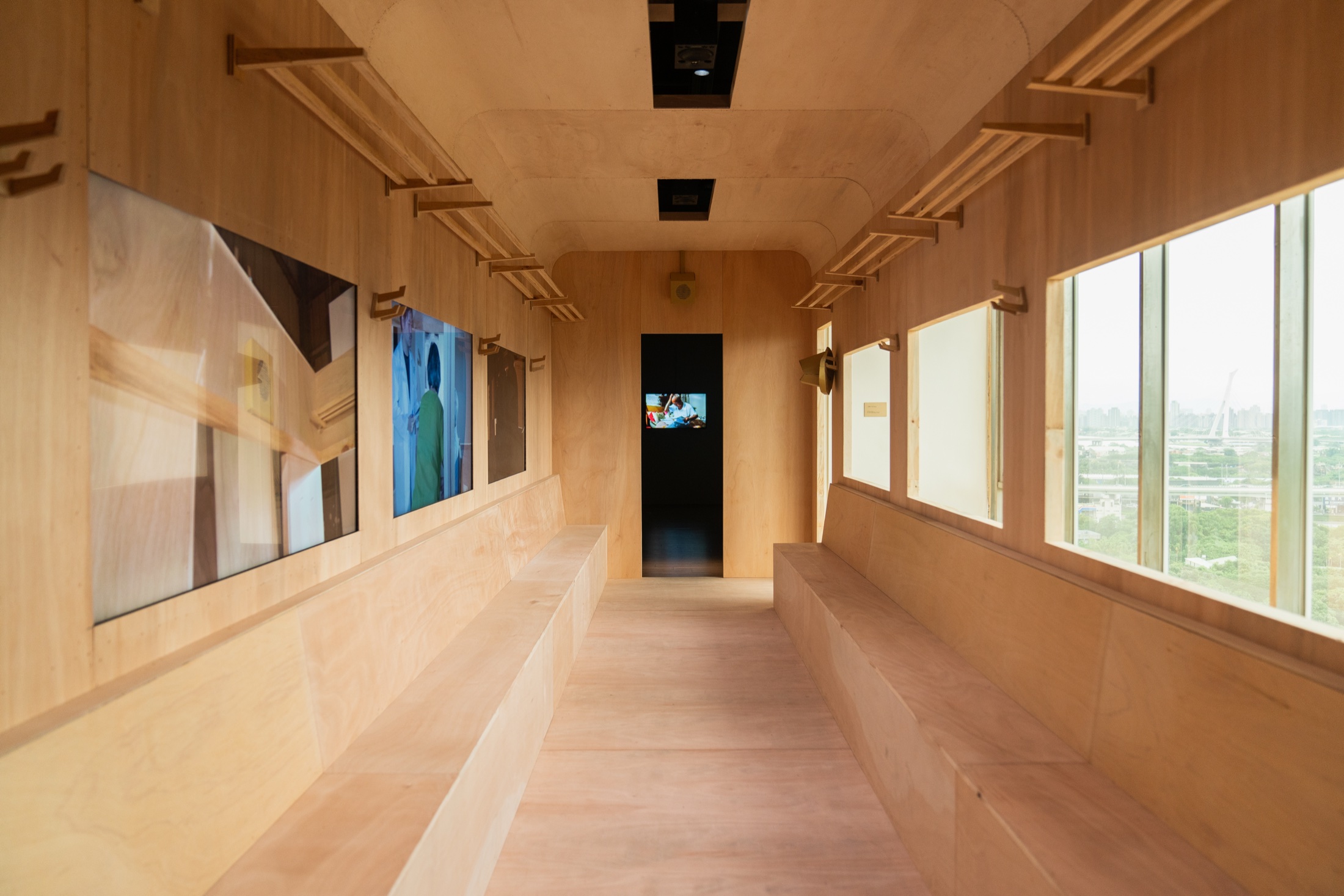車廂 / Carriage — 展示風景 3